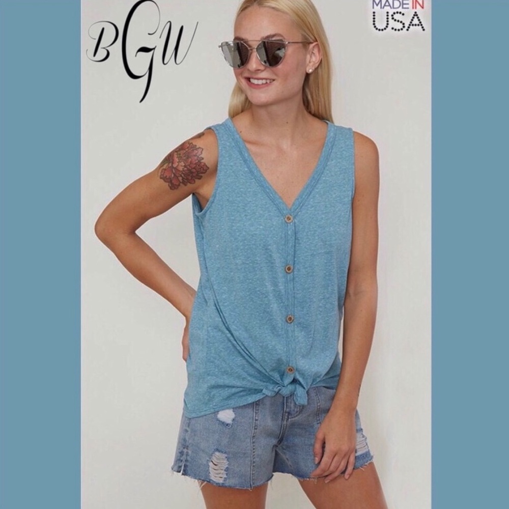 NWT Fantastic Fawn Blue Women’s Tie-Front Tank Top